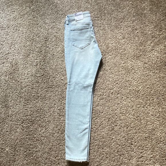 Old Navy Jeans - Picture 2 of 3